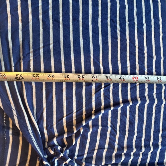 Short Sleeve T-shirt with twisted decorative element on bottom hem. - Picture 6 of 7